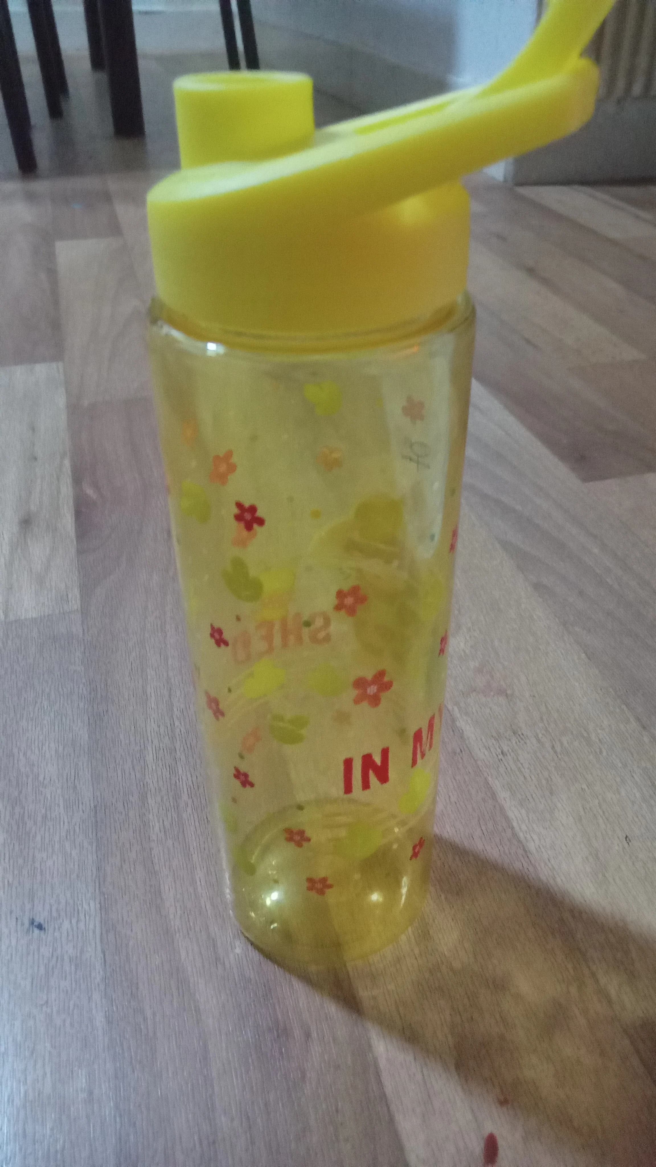 حافظ مياة بسعه ٣٥٠ مل يستحمل حرارة